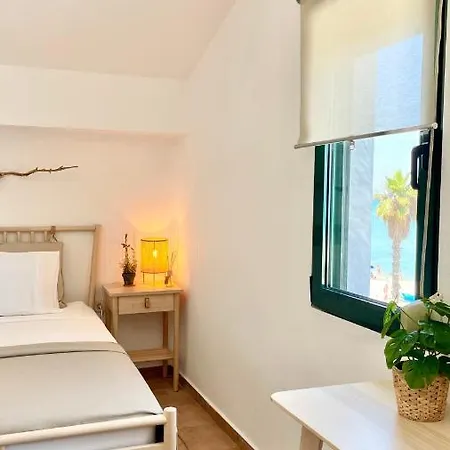 Seafront Maisonette * Pefkochori