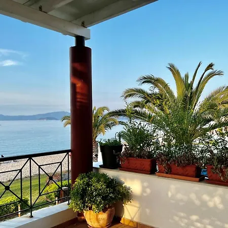 Seafront Maisonette Pefkochori