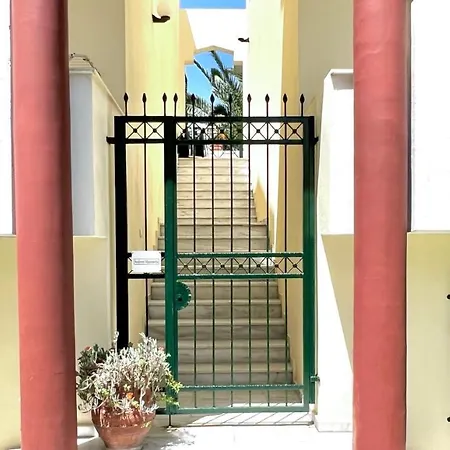 Holiday home Seafront Maisonette
