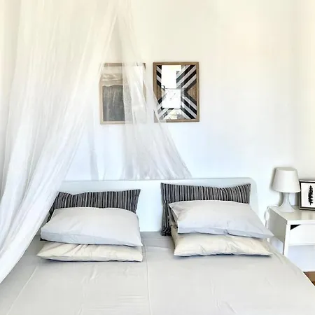 Seafront Maisonette بيت للعطل *