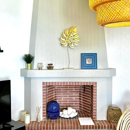 Seafront Maisonette بيت للعطل *