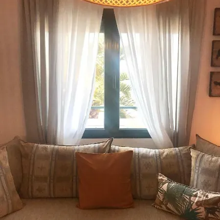 Seafront Maisonette بيفكوهوري