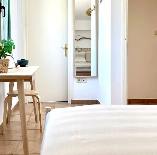 Seafront Maisonette 度假居 *