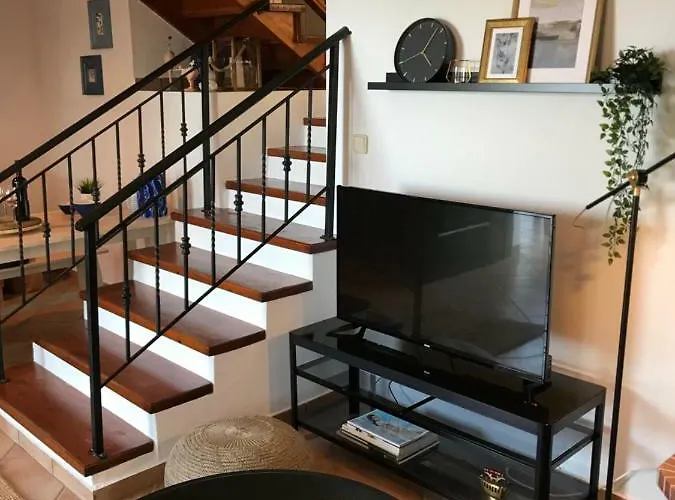 Seafront Maisonette *